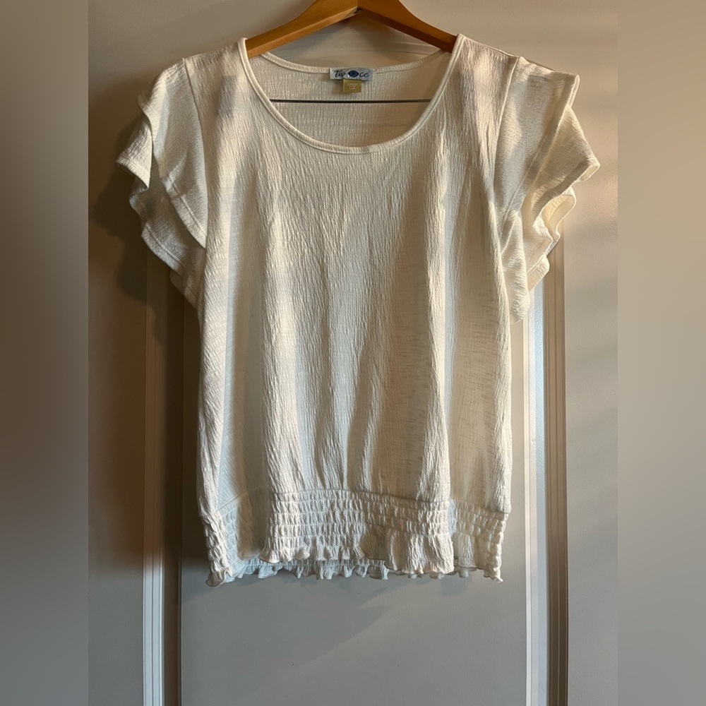 Women’s Cream Butter ruffle soft blouse by Twice. Size Large